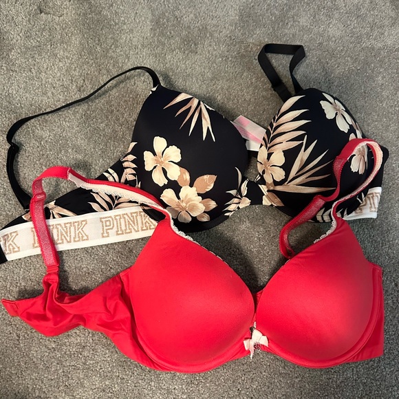 Pink Bras - Picture 2 of 5